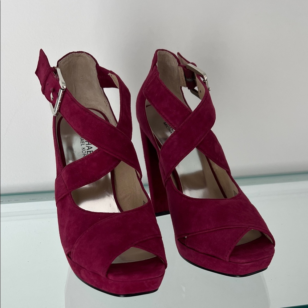 NWT MICHAEL Michael Kors Fuchsia Suede Heels